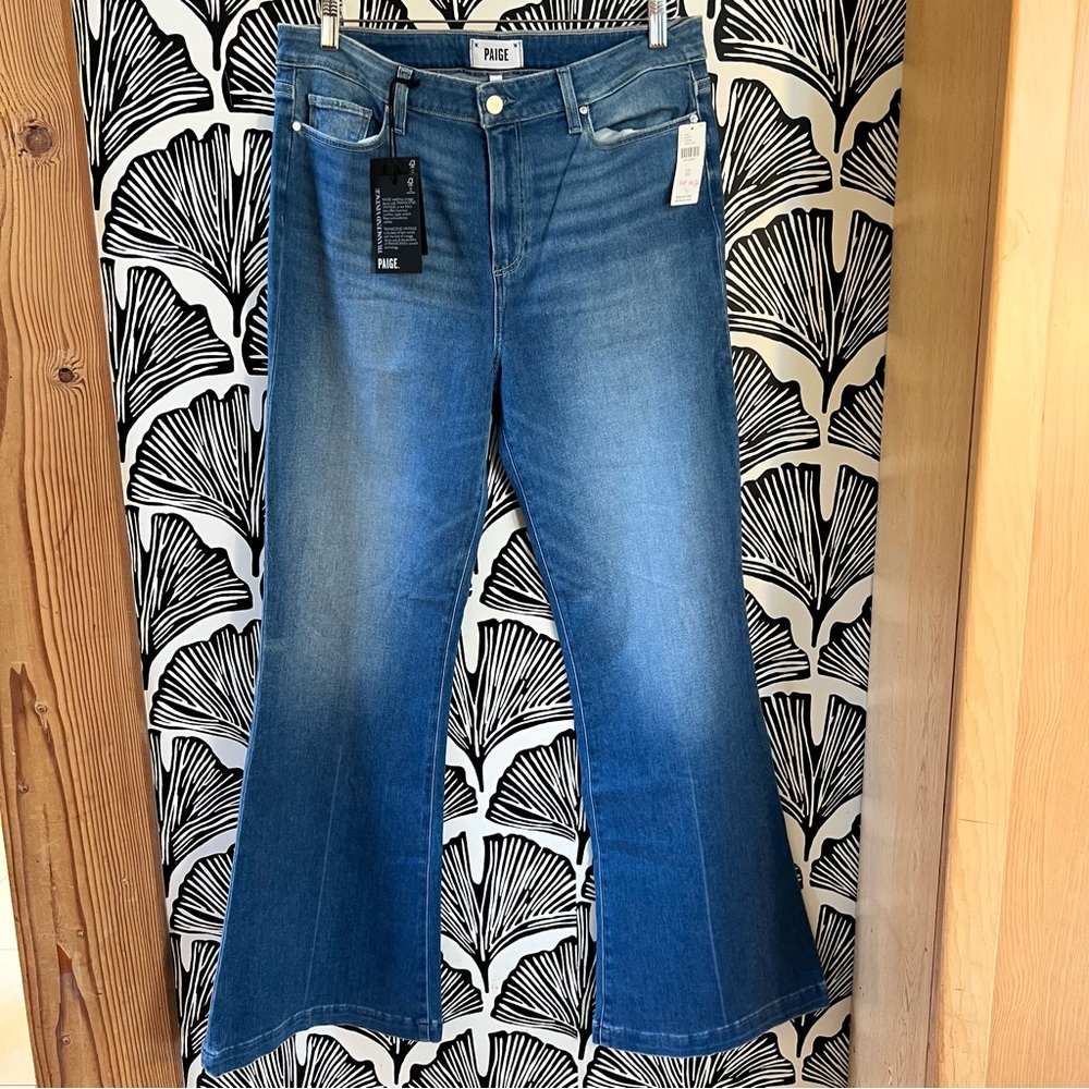 NWT PAIGE Denim Flare Jeans Size 33